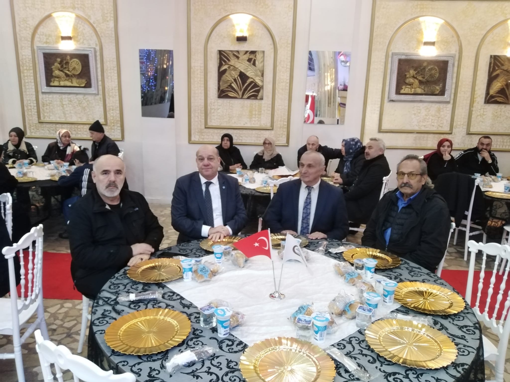 İYİ Parti Beyoğlu Teşkilatı Alucra Kemallı Mahallesi Derneği İftar Programına Katıldı